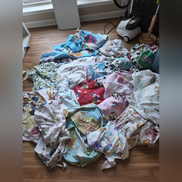 Vintage disney sheets and more bundle - Picture 11 of 15